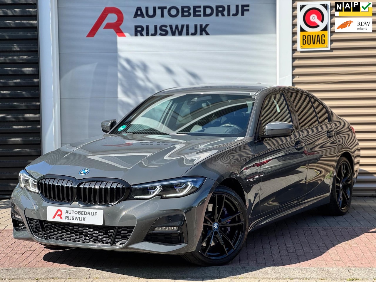 BMW 3-serie - 330e M Sport Laser/360/HUD/Dodehoek - AutoWereld.nl