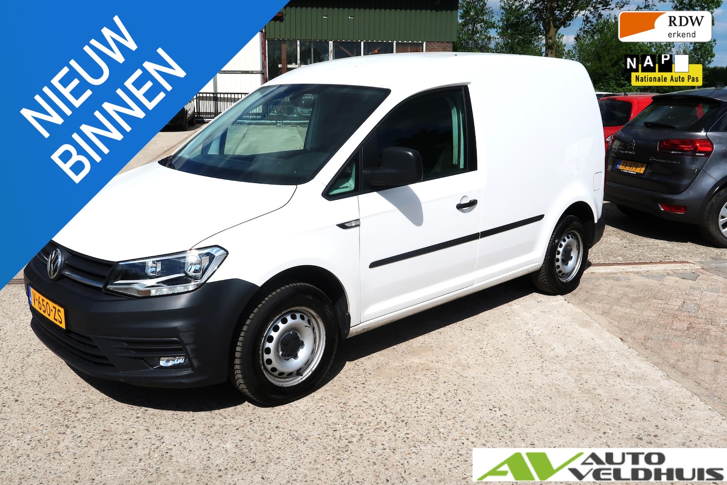 Volkswagen Caddy - 2.0 TDI L1H1 BMT Comfortline CRUISE AIRCO VOORRUITVERW RIJPLAAT - AutoWereld.nl