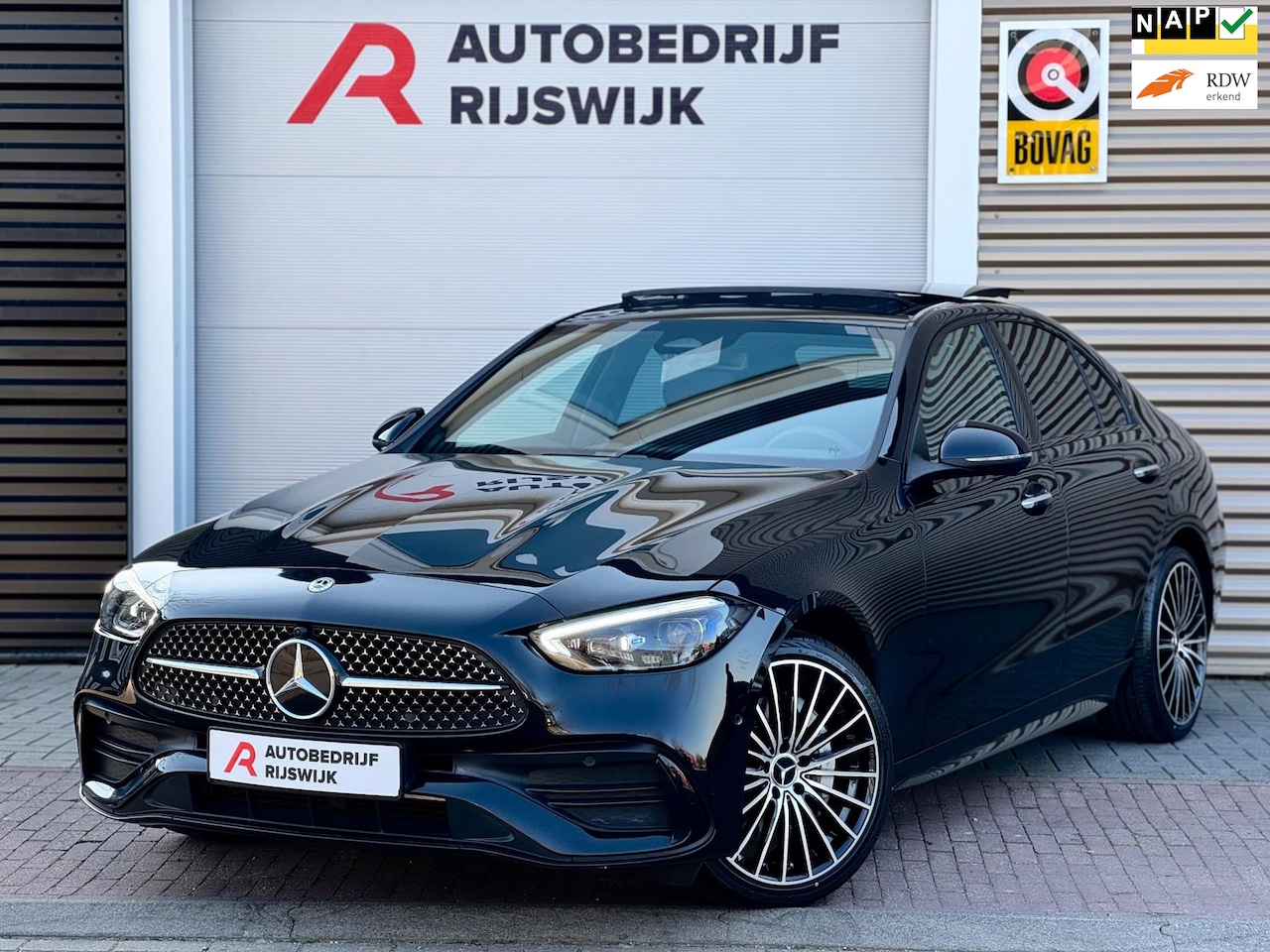 Mercedes-Benz C-klasse - 300 e AMG Line Pano/Camera/Dodehoek/BTW! - AutoWereld.nl