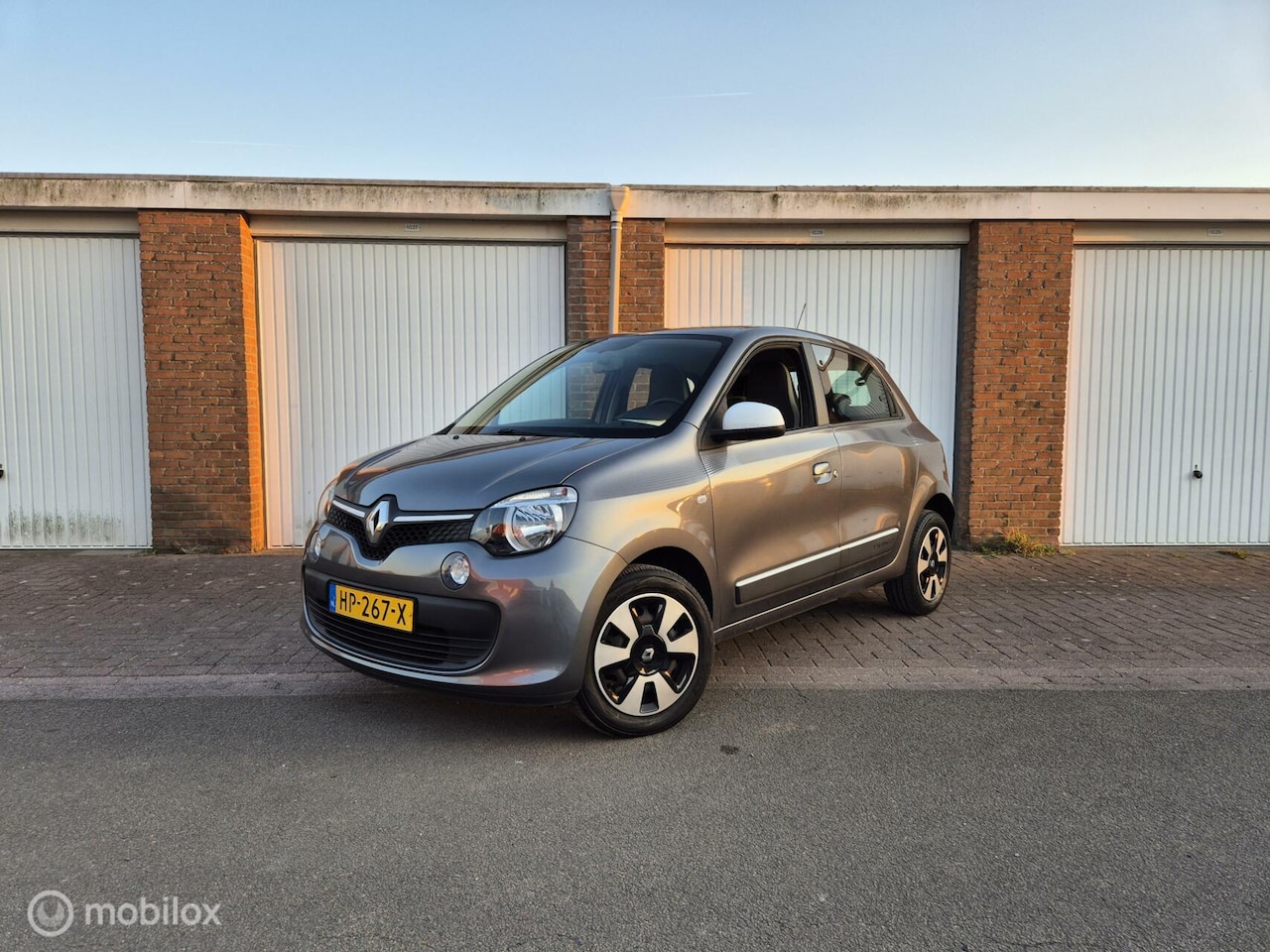 Renault Twingo - 1.0 SCe Origineel NL / Dealeronderhouden / Cruisecontrol - AutoWereld.nl