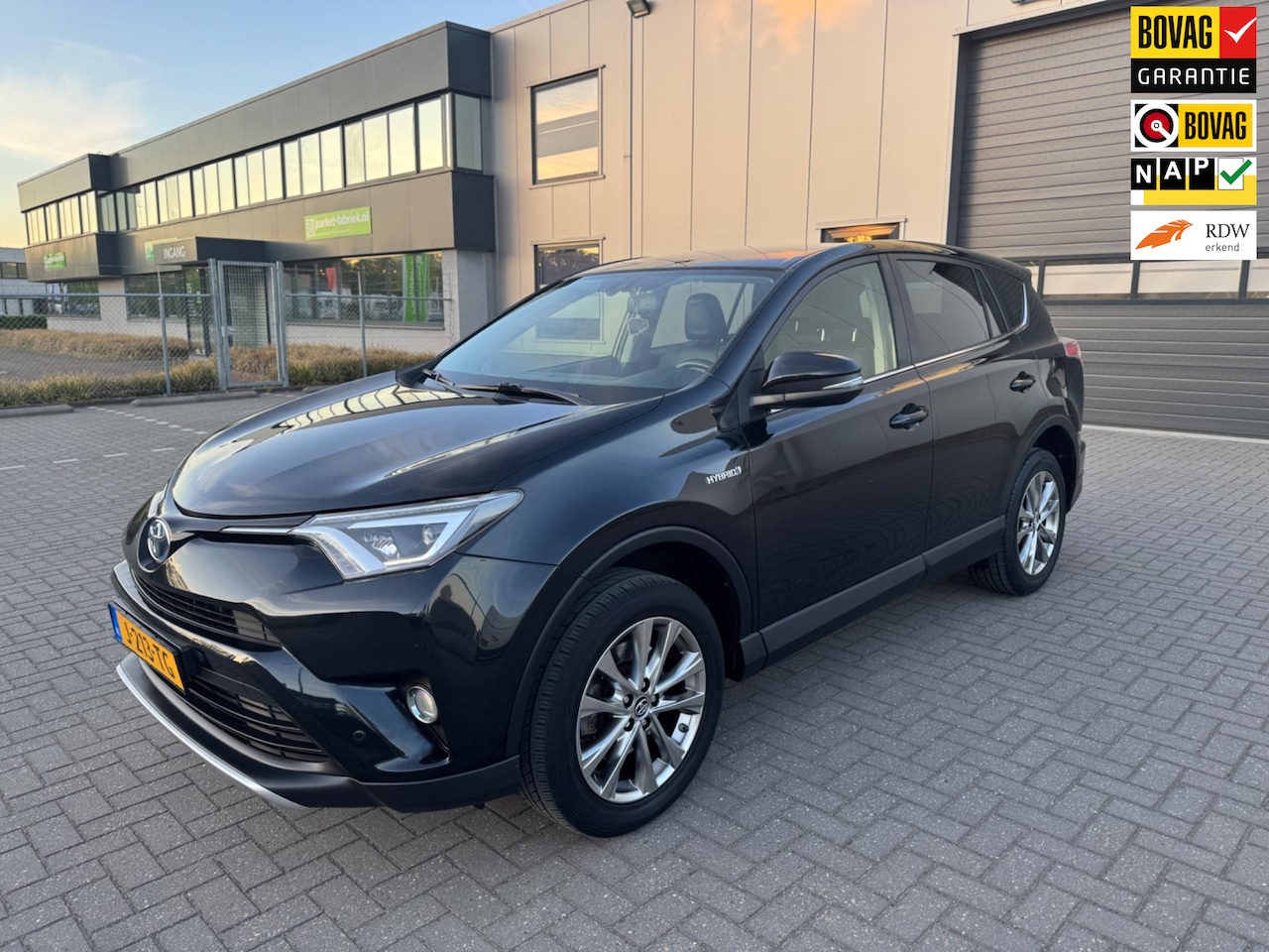 Toyota RAV4 - 2.5 Hybrid Executive Business 2.5 Hybrid Executive Business - AutoWereld.nl
