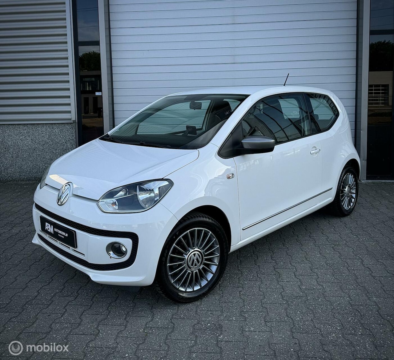 Volkswagen Up! - 1.0 Cheer UP! Navigatie Airco Stoelverwarming - AutoWereld.nl