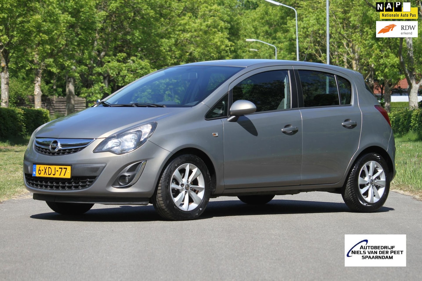 Opel Corsa - 1.2-16V Design Edition 5 deurs / Navigatie / Sportvelgen / Cruise control / enz. - AutoWereld.nl