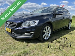 Volvo V60 - 2.0 D2 Summum AIRCO NAVIGATIE PARK SENS STOELVERW