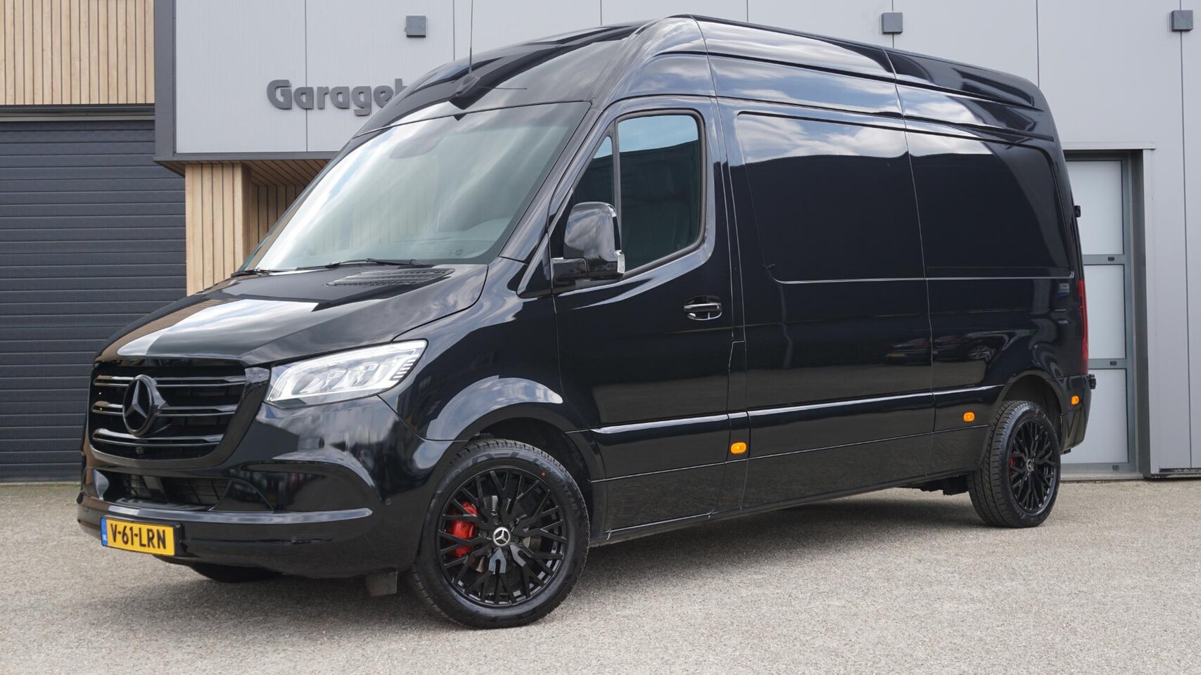 Mercedes-Benz Sprinter - 315 1.9 CDI 150pk L2H2 FWD Black Edition Mercedes-Benz Sprinter 315 1.9 CDI 150pk Aut. L2H - AutoWereld.nl