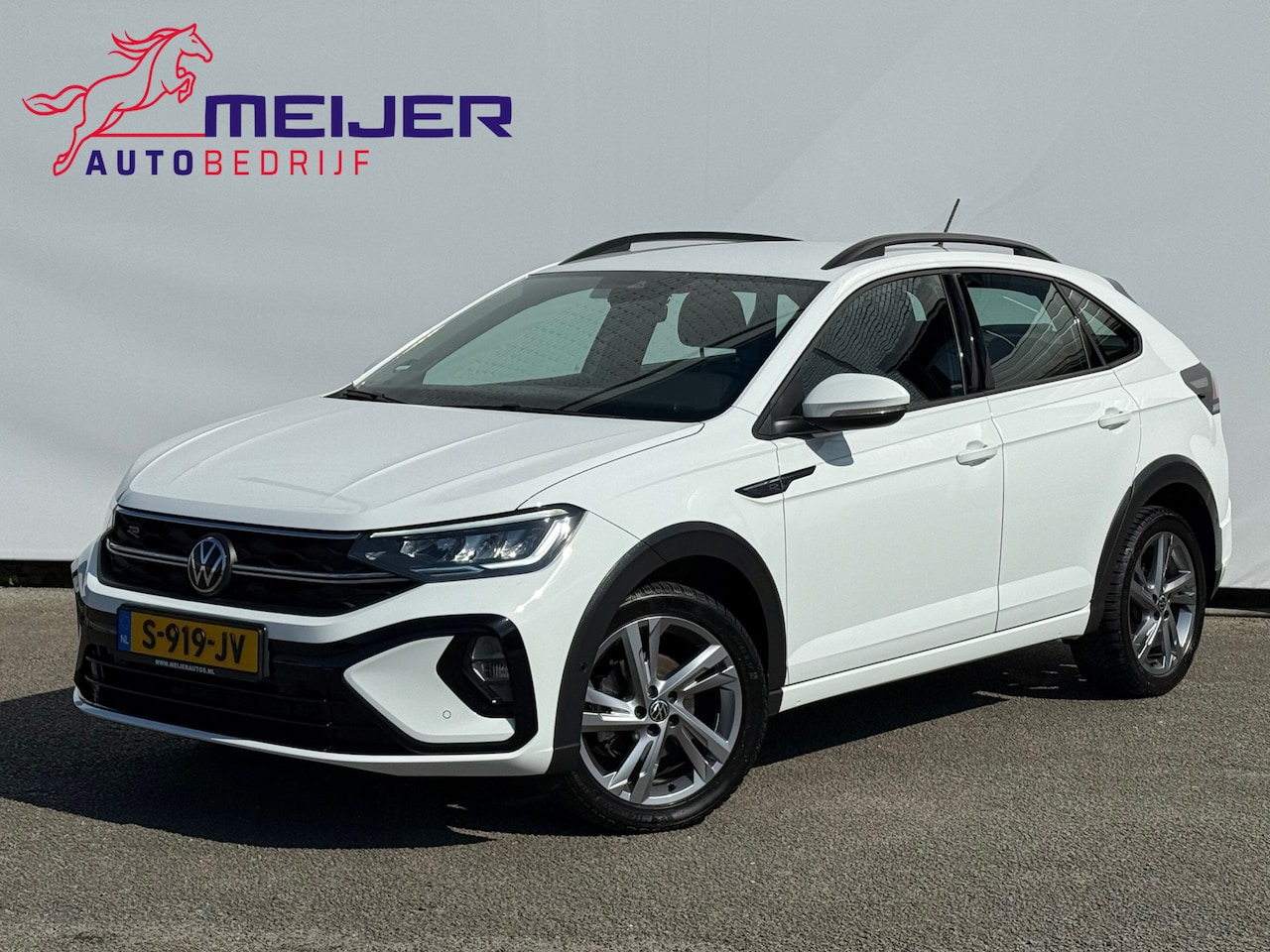 Volkswagen Taigo - 1.0 TSI R-Line Clima | Cruise | LED | Stoelverw | CarPlay | Trekhaak | Automaat !! - AutoWereld.nl
