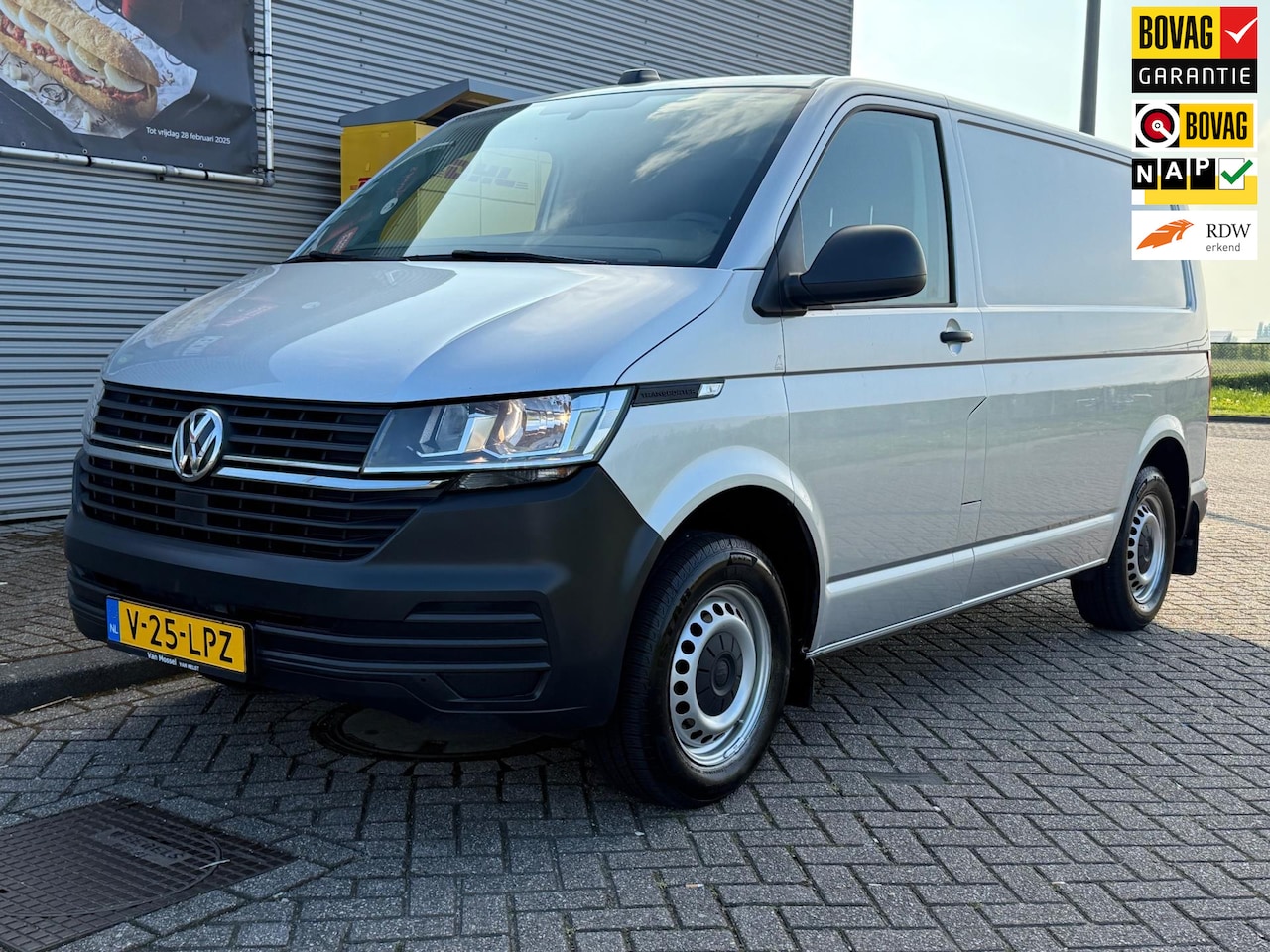 Volkswagen Transporter - 2.0 TDI L1H1 150PK Automaat Navi Camera Nieuwstaat ! - AutoWereld.nl