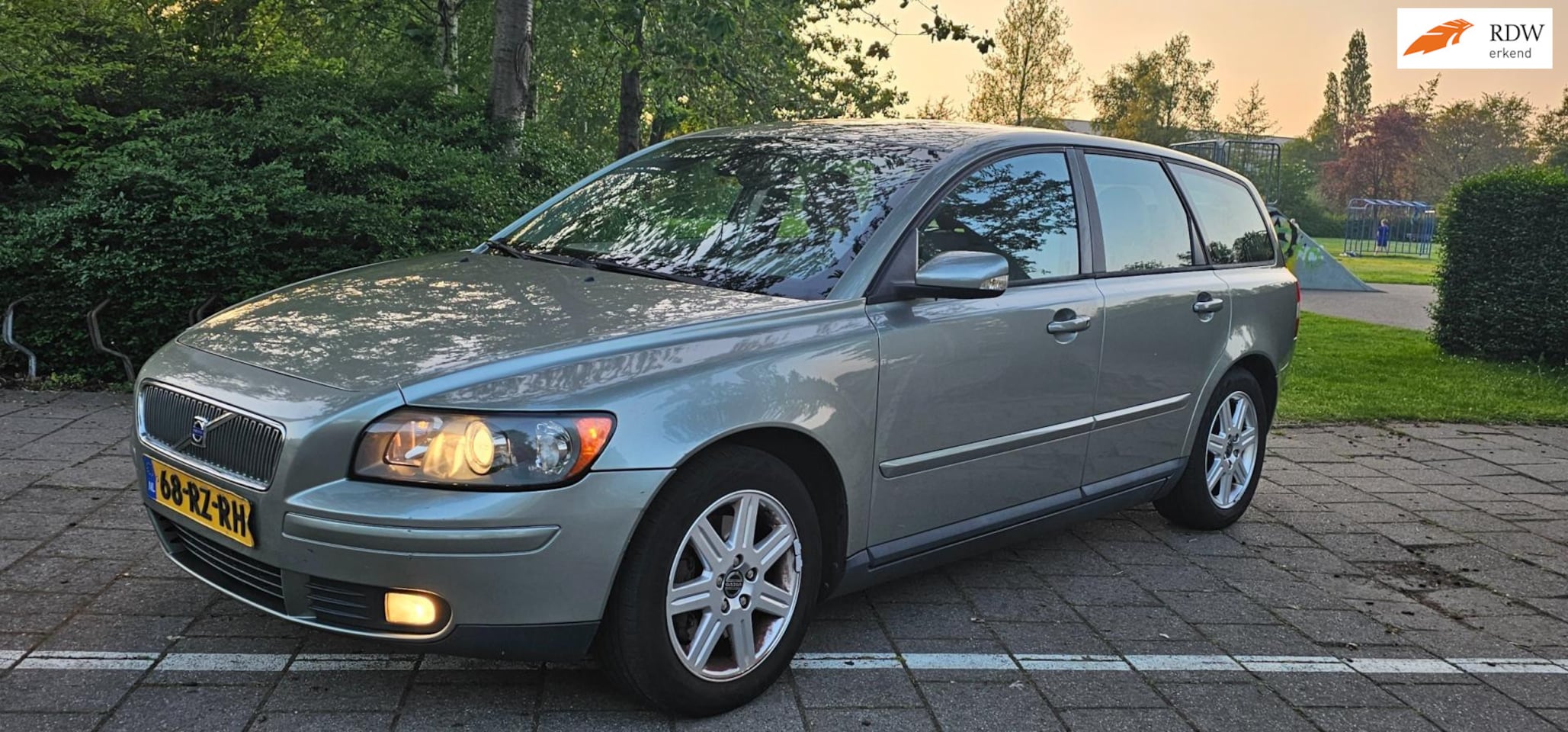 Volvo V50 - 2.4 Momentum automaat - AutoWereld.nl