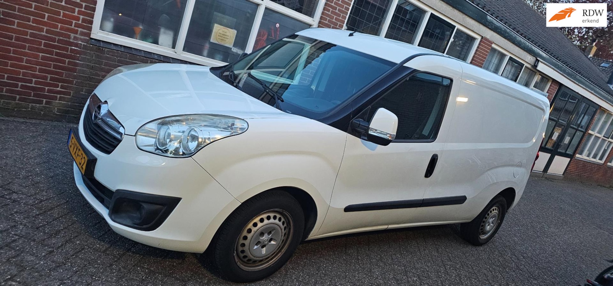 Opel Combo - 1.3 CDTi L2H1 ecoFLEX airco navi lage kms - AutoWereld.nl