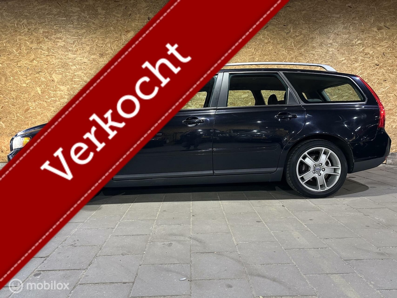 Volvo V50 - 1.8 Sport - bluetooth - 17inch - roofrails - AutoWereld.nl