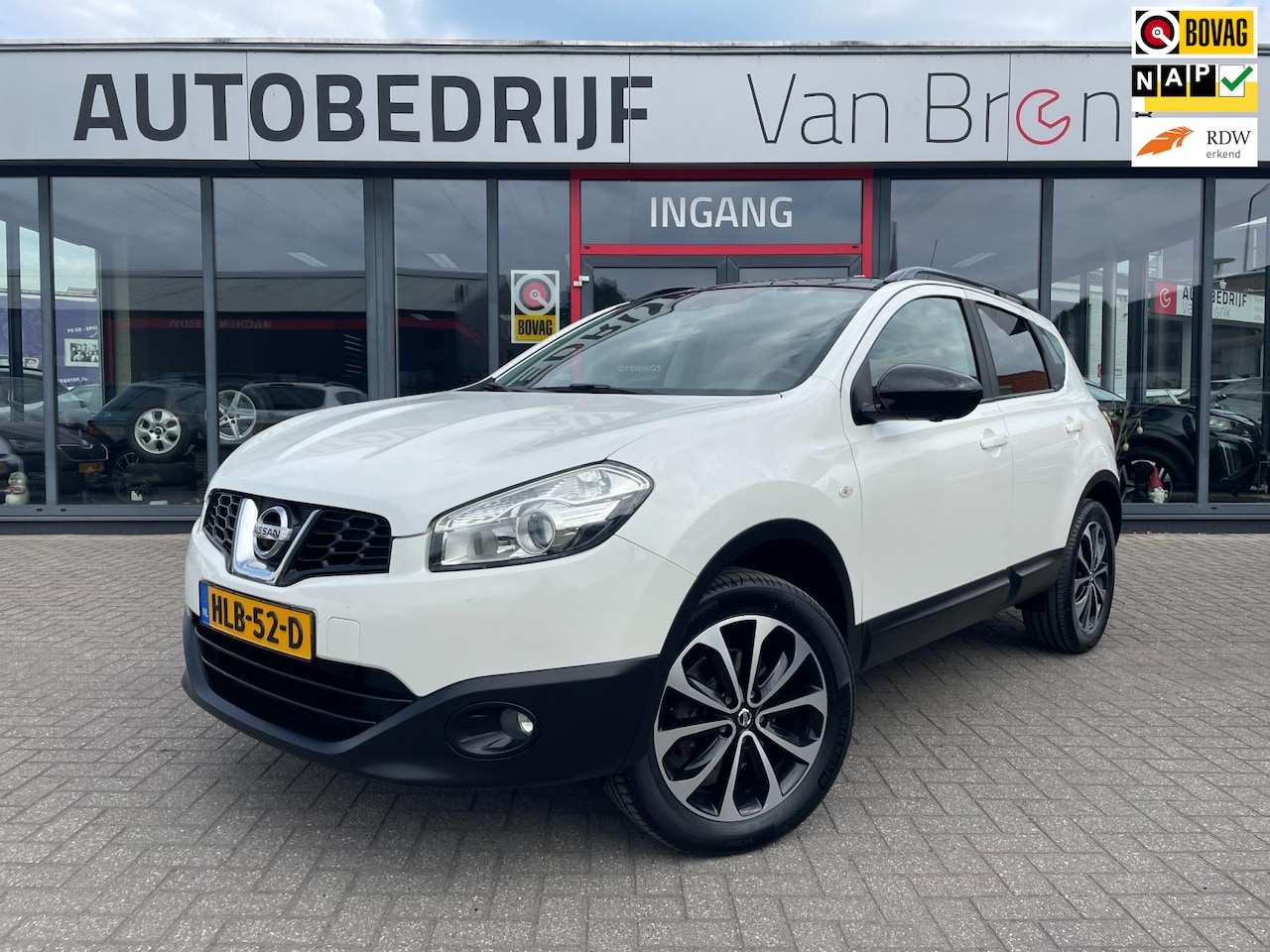 Nissan Qashqai - 2.0 | 360° Camera | Trekhaak | Pano | Alcantara - AutoWereld.nl