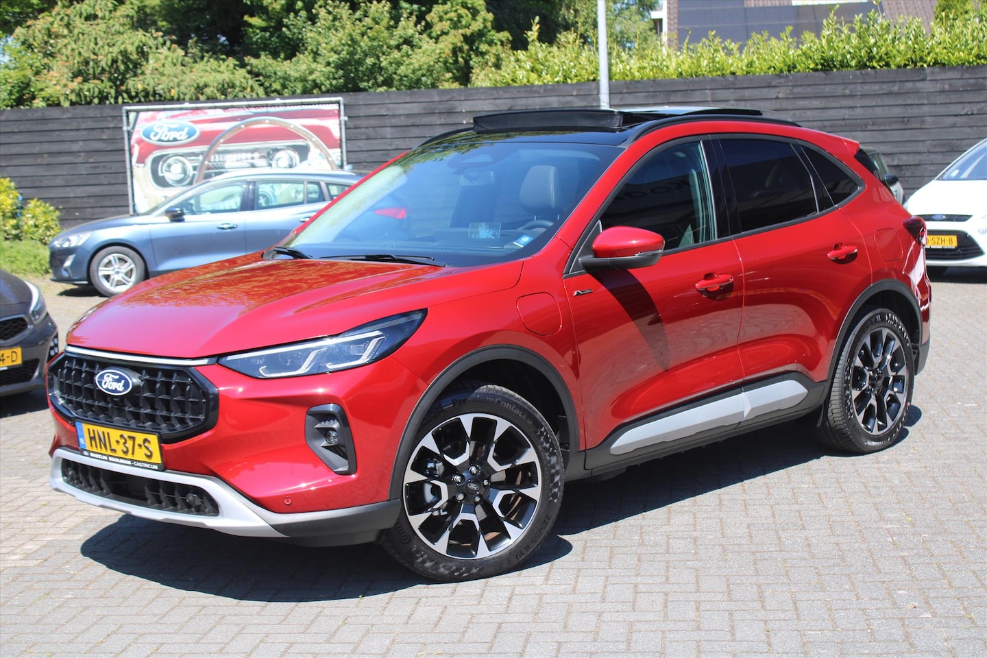 Ford Kuga - 2.5 PHEV 243pk AUT Active, Panorama dak, Winterpack, Trekhaak - AutoWereld.nl