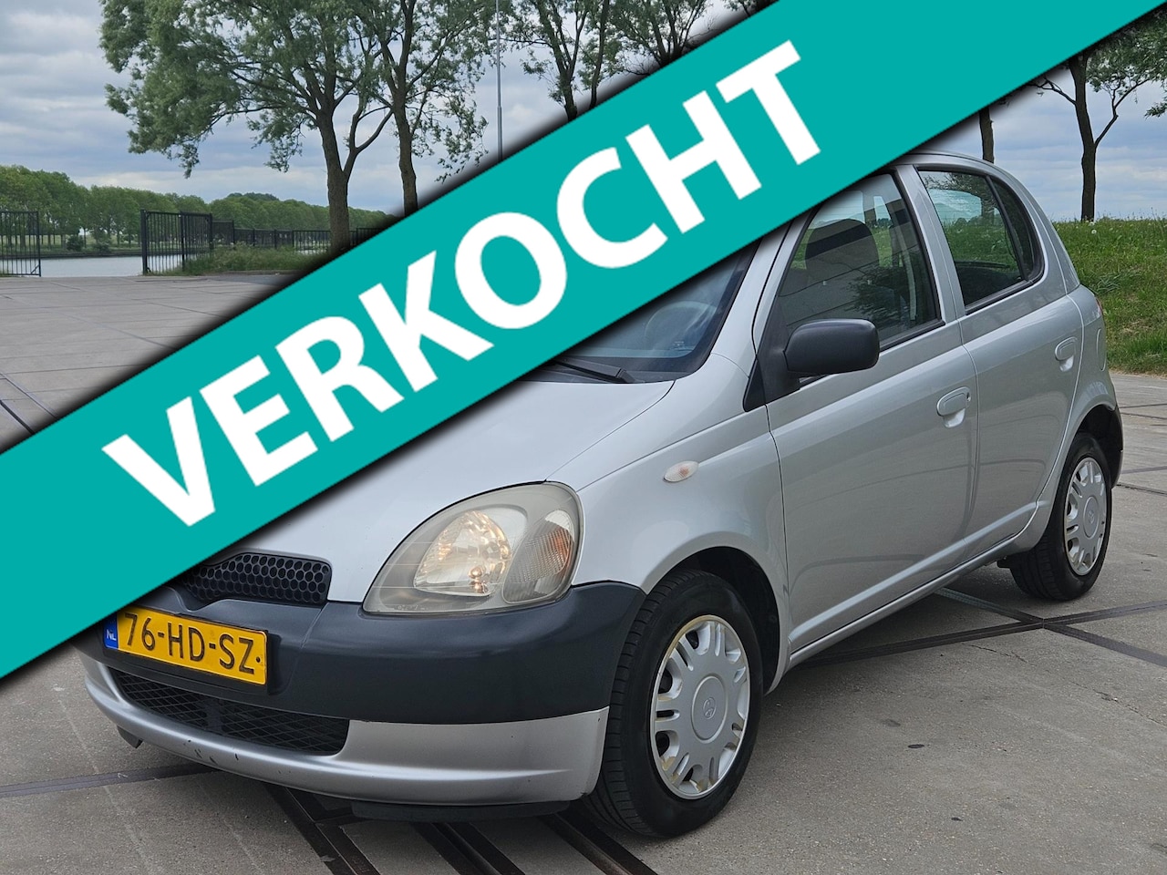 Toyota Yaris - 1.0-16V VVT-i Terra 5Deurs apk 12-6-2026 - AutoWereld.nl