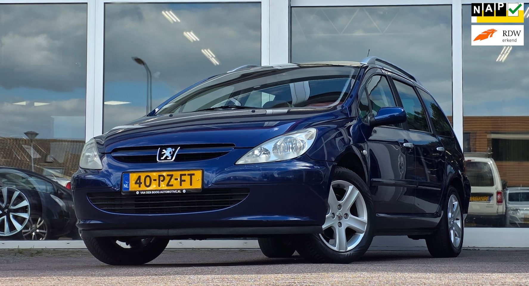 Peugeot 307 SW - 2.0i 16V Pack 7 stoelen aanwezig! Nieuwe apk Trekhaak - AutoWereld.nl