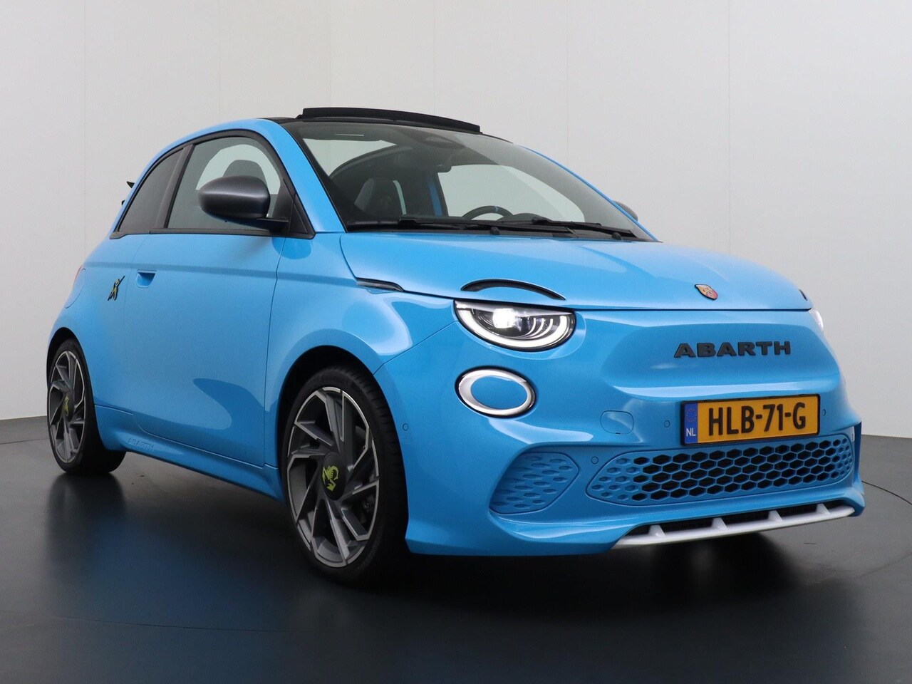 Fiat 500 C - Cabrio Turismo Scorpion MOEDERDAG-KADO - AutoWereld.nl