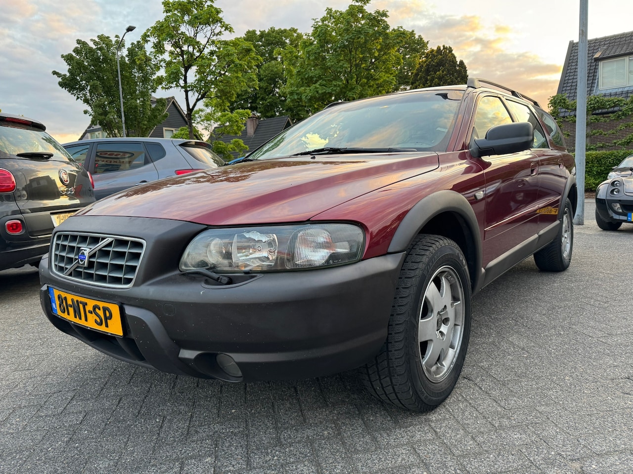 Volvo XC70 - 2.5 T Geartronic Comfort Line 2.5 T Geartronic Comfort Line 210pk,Airco,Cruise,Elek-pakket,Trekhaak - AutoWereld.nl