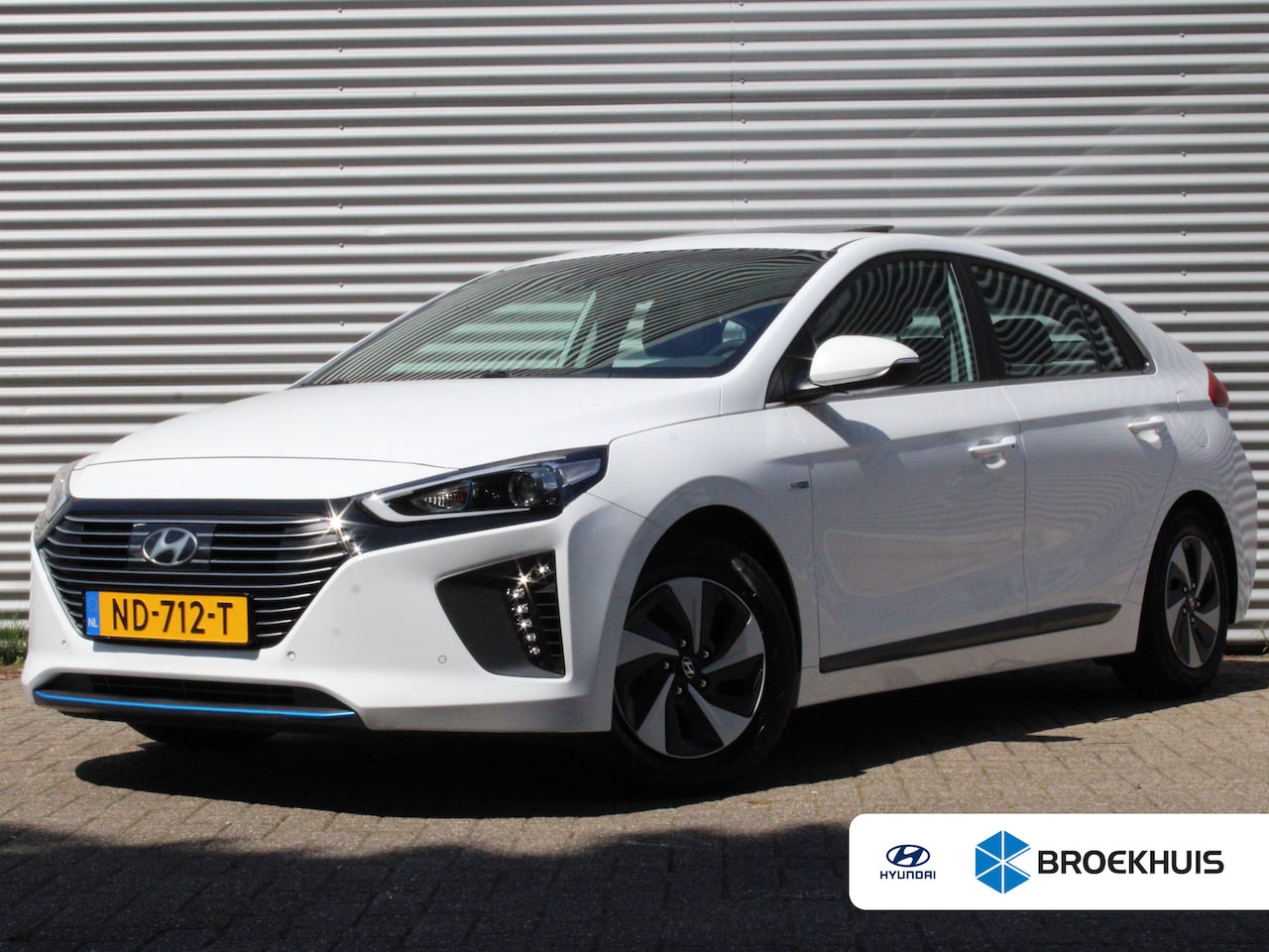 Hyundai IONIQ - 1.6 GDi First Edition | Elektrisch schuif-/kanteldak | Elektrisch verstelb. bestuurderssto - AutoWereld.nl