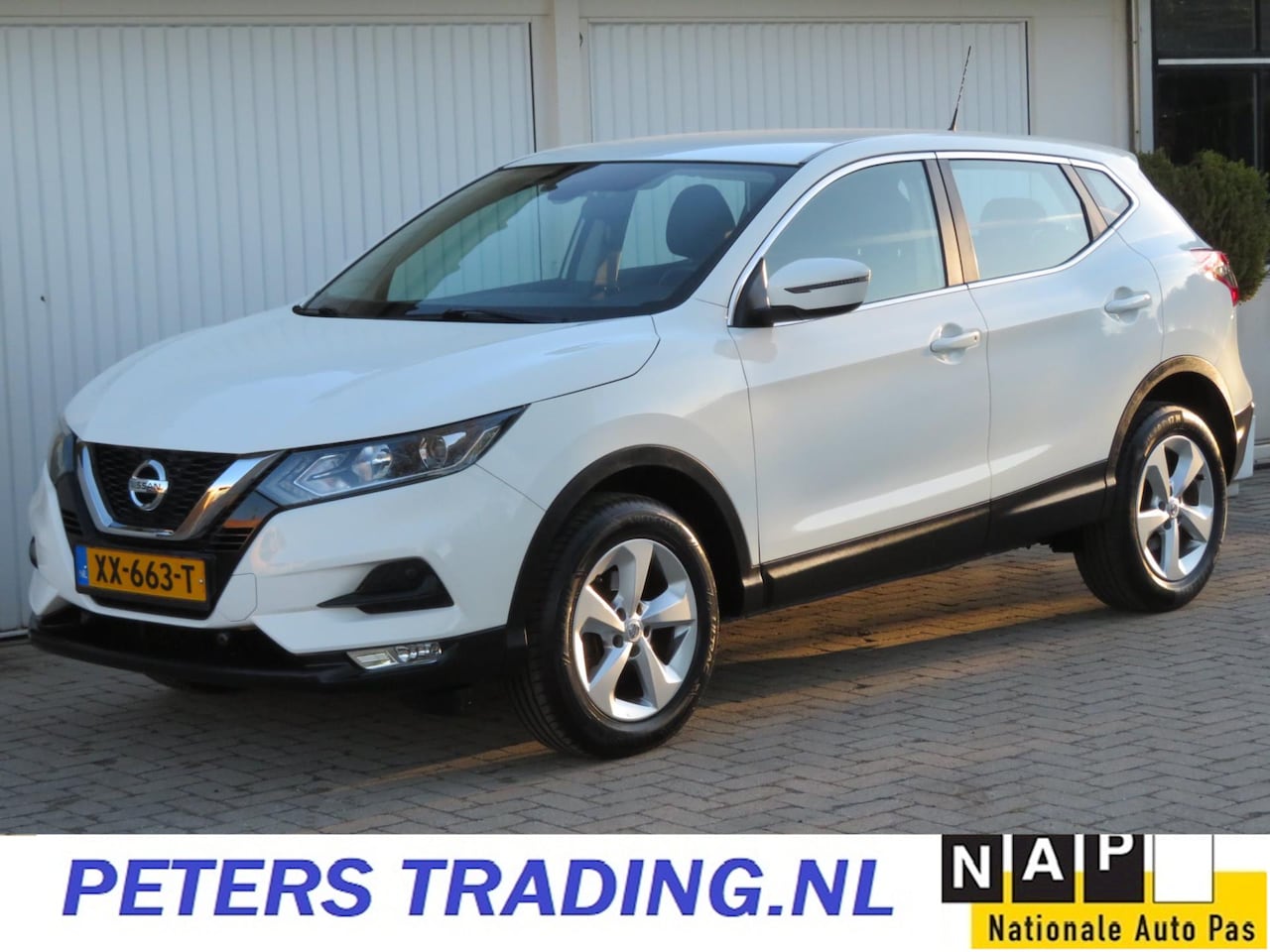 Nissan Qashqai - 1.3 DIG-T 140pk CAMERA-TREKHAAK-CARPLAY-schade - AutoWereld.nl