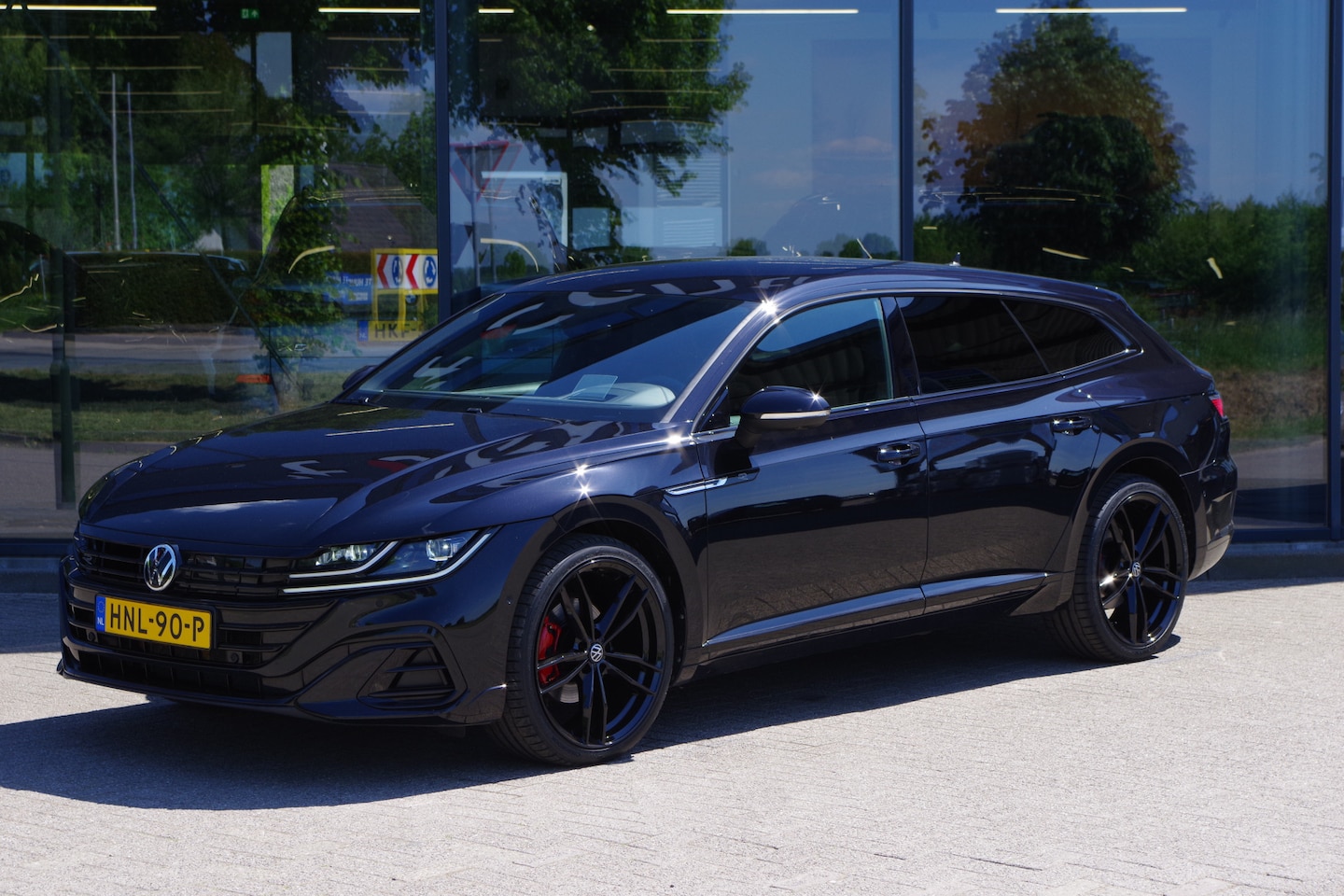 Volkswagen Arteon Shooting Brake - 1.4 TSI eHybrid 218 PK R-Line BNS+ PHEV, Lederen Kuipstoelen, Massage, Head-Up - AutoWereld.nl