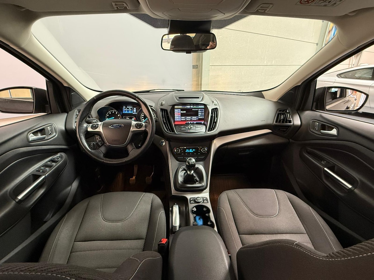 Ford Kuga - 1.5 Titanium 1 JAAR BOVAG GARANTIE - AutoWereld.nl