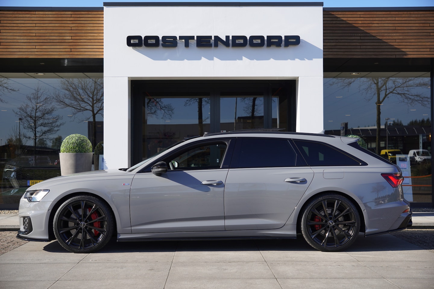 Audi A6 Avant - 55TFSIe/367pk Quattro S-Line Competition Blackstyle+|2024|Panoramadak|Trekhaak|21"Black|He - AutoWereld.nl