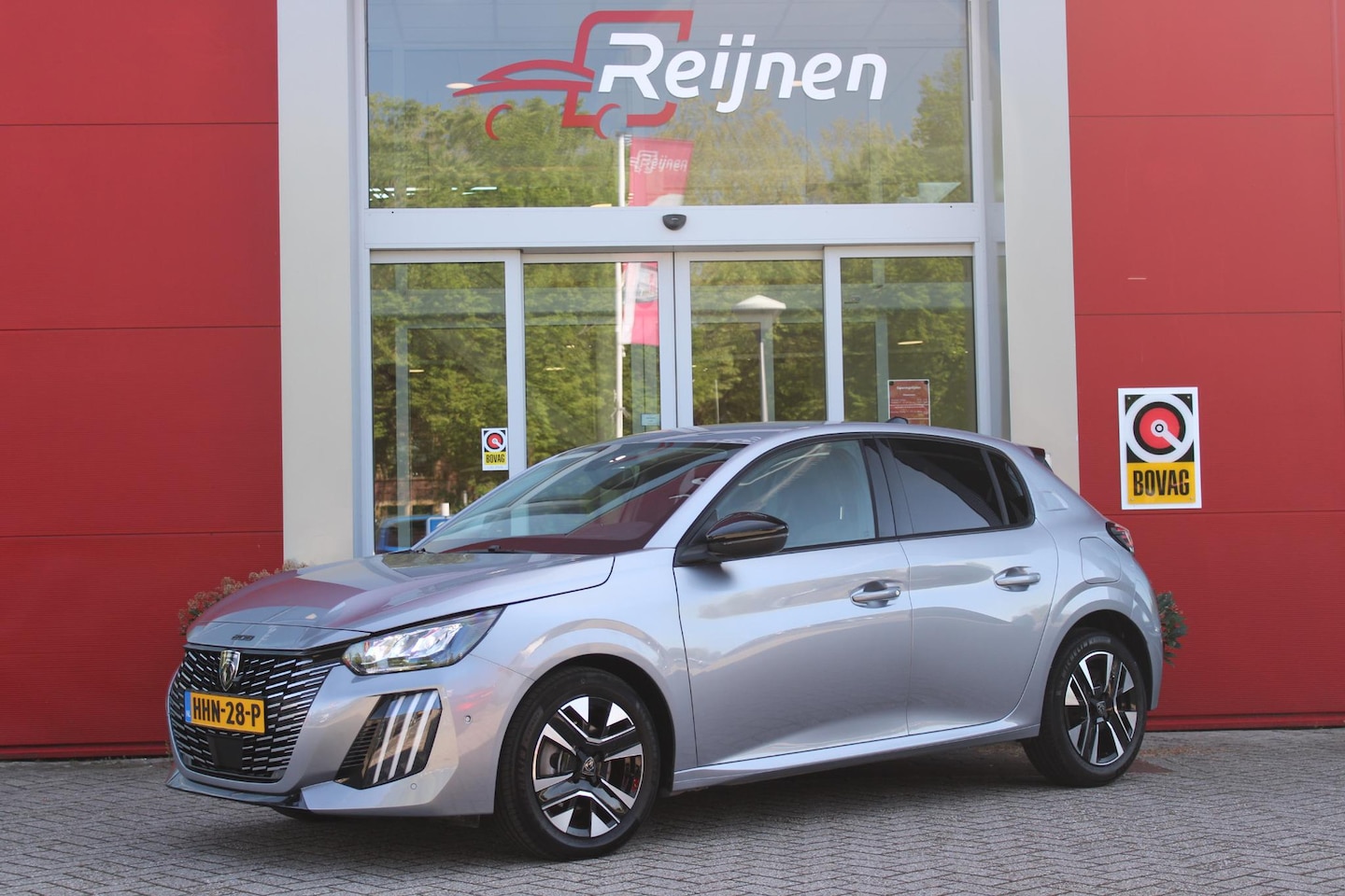 Peugeot 208 - 1.2 100PK ALLURE | CAMERA VOOR + ACHTER | KEYLESS ENTRY/START | DODEHOEK DETECTIE | NAVIGA - AutoWereld.nl