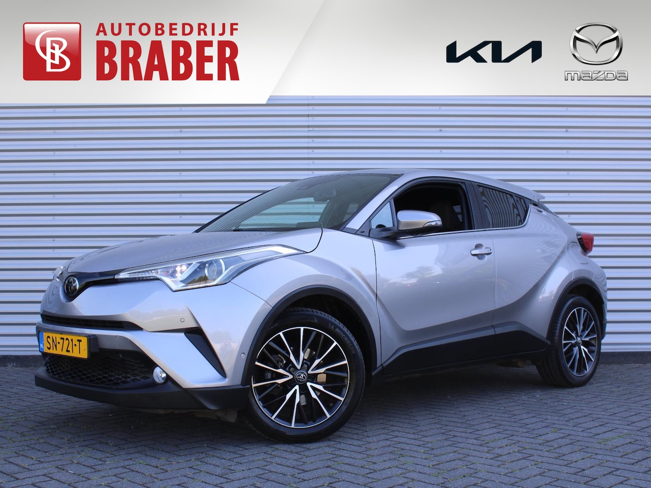 Toyota C-HR - 1.2 Executive | Trekhaak | Stoelverwarming | Camera | 18" LM | JBL audio | Navi | Clima | - AutoWereld.nl