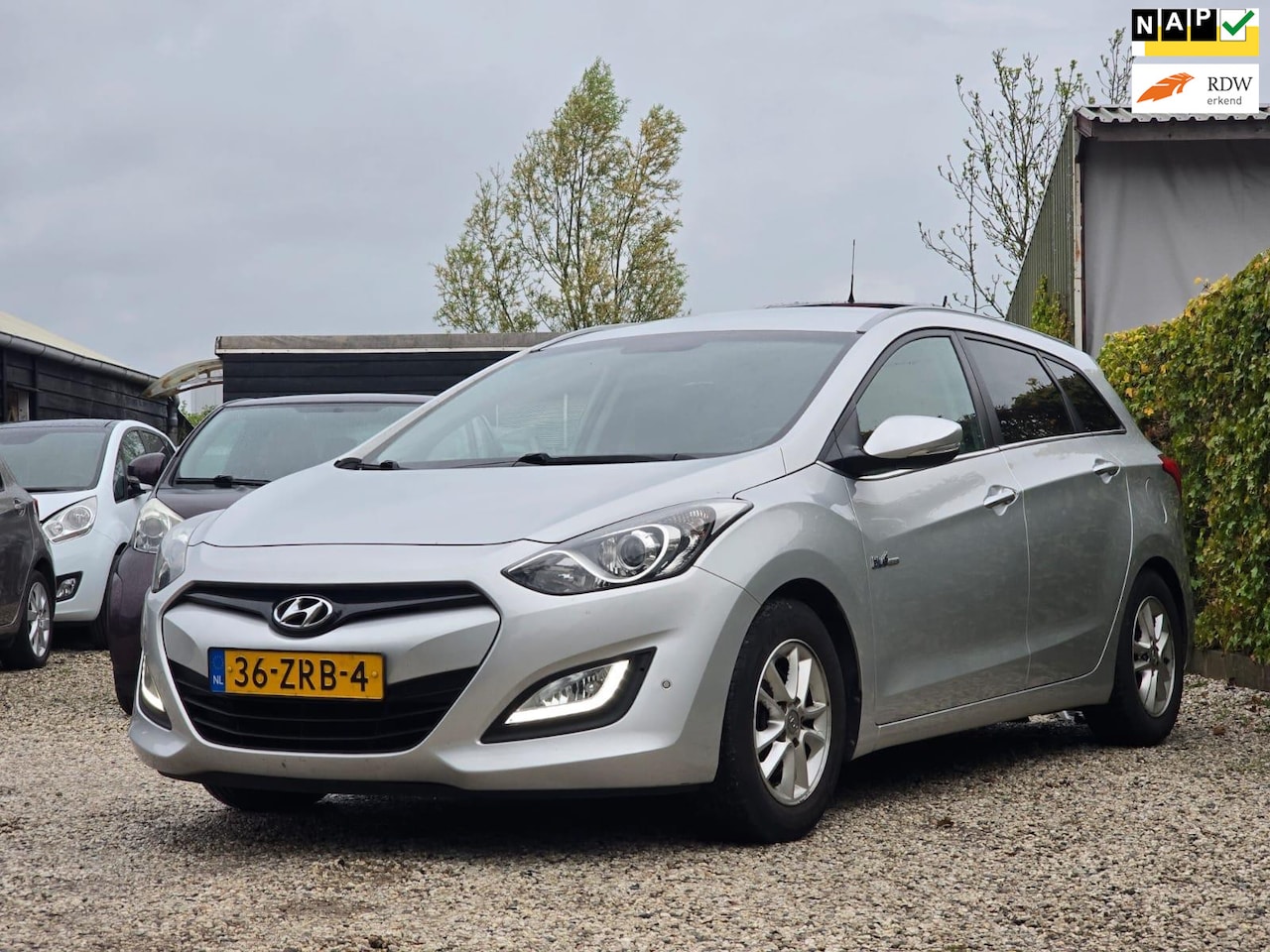 Hyundai i30 Wagon - 1.6 GDI Business Edition Navi/Clima - AutoWereld.nl