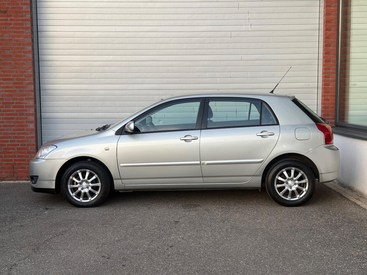 Toyota Corolla - 1.6 VVT-i Anniversary| AUTOMAAT| UNIEK| NAP| 1E EIG - AutoWereld.nl