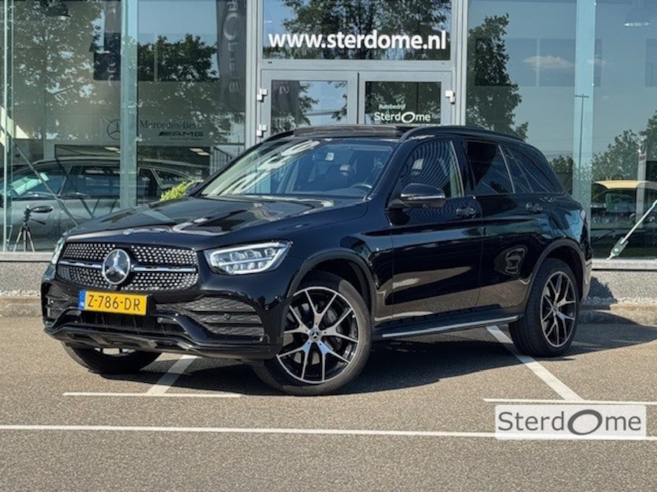 Mercedes-Benz GLC-klasse - 300e 4MATIC Business Solution AMG l Panoramaschuifdak l Tempomaat l 360 camera l Interieur - AutoWereld.nl