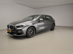 BMW 1-serie - 5-deurs 120i | LED | Navigatie | Sportstoelen | Clima | PDC | Shadow line | DAB | Alu 18 i