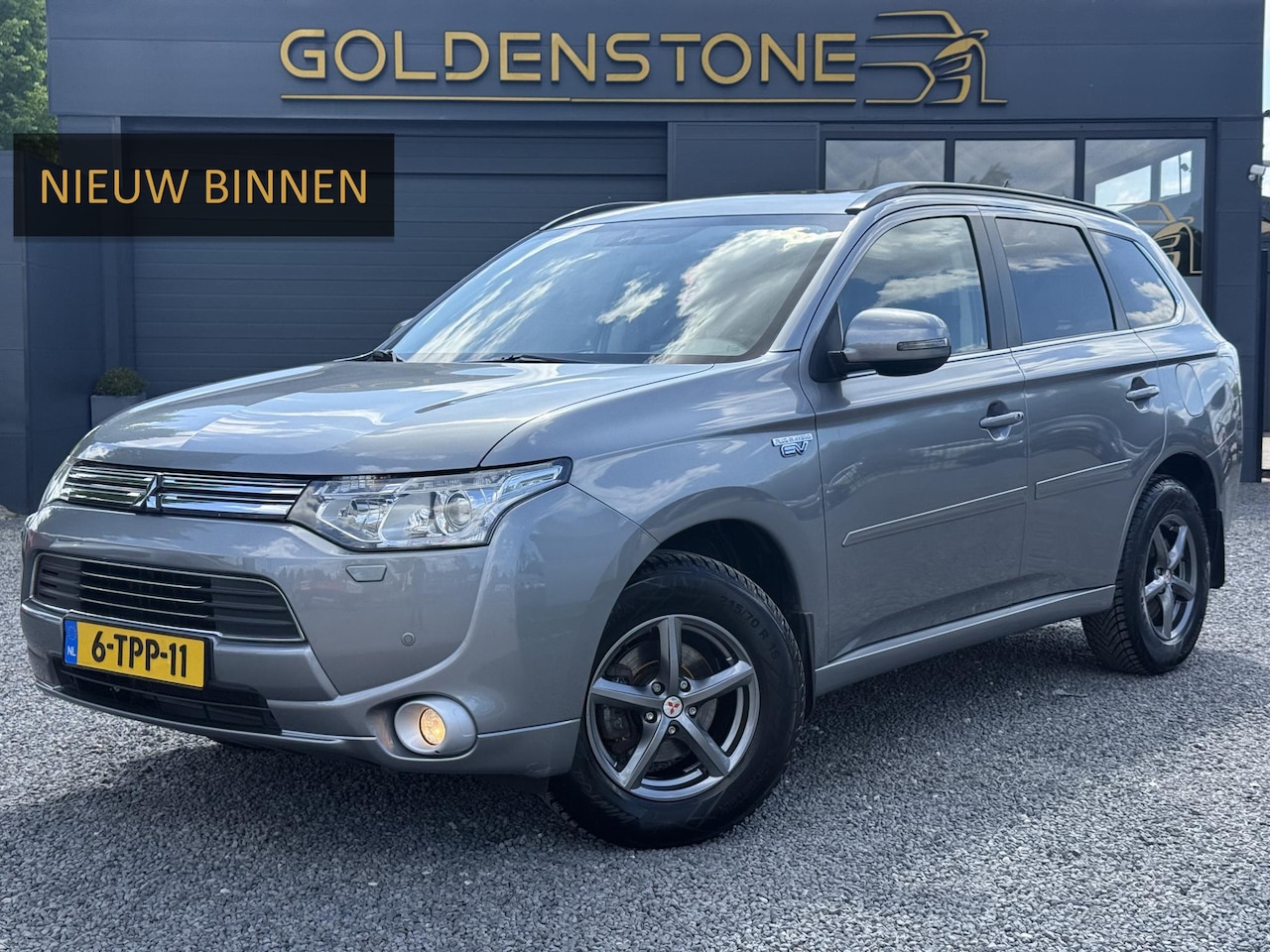 Mitsubishi Outlander - 2.0 PHEV Instyle Leder,Camera,Trekhaak,Schuifdak,Dealer onderhouden,Stoelverwarming,Clima, - AutoWereld.nl