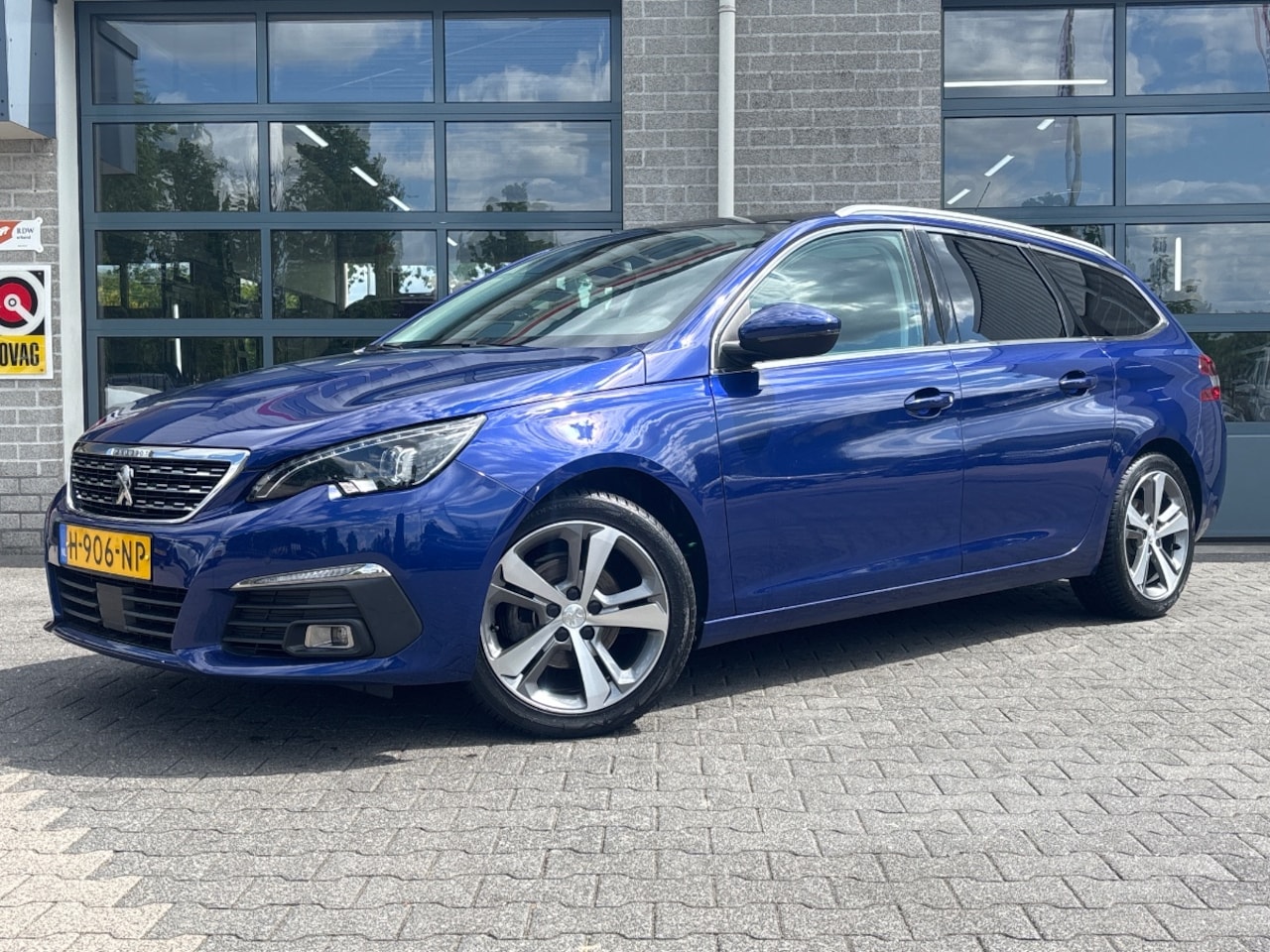 Peugeot 308 SW - 1.5 BlueHDi Blue Lease Premium | PANO | CAMERA | - AutoWereld.nl