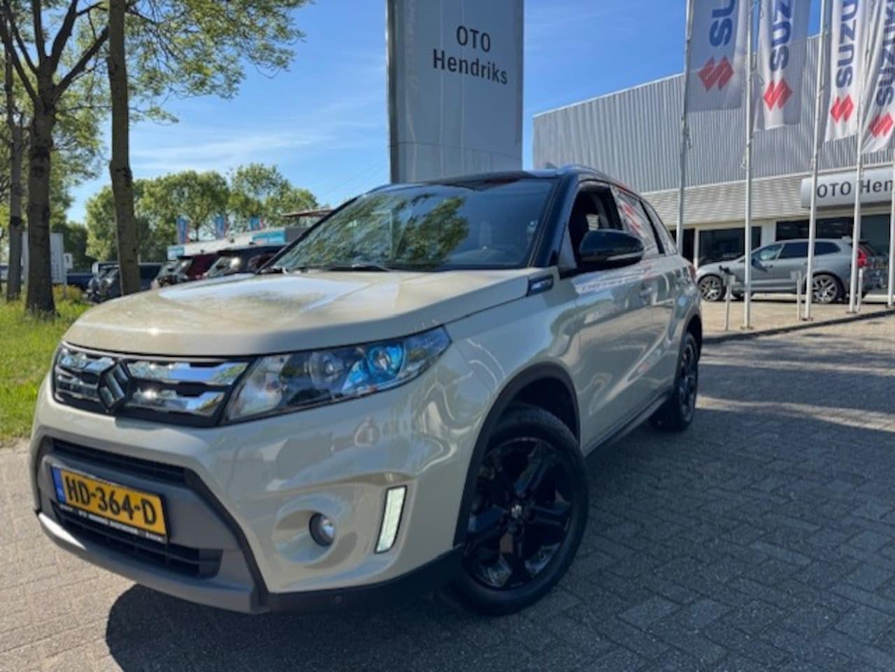 Suzuki Vitara - 1.6 VVT 120pk 2WD High Executive Sunroof - AutoWereld.nl