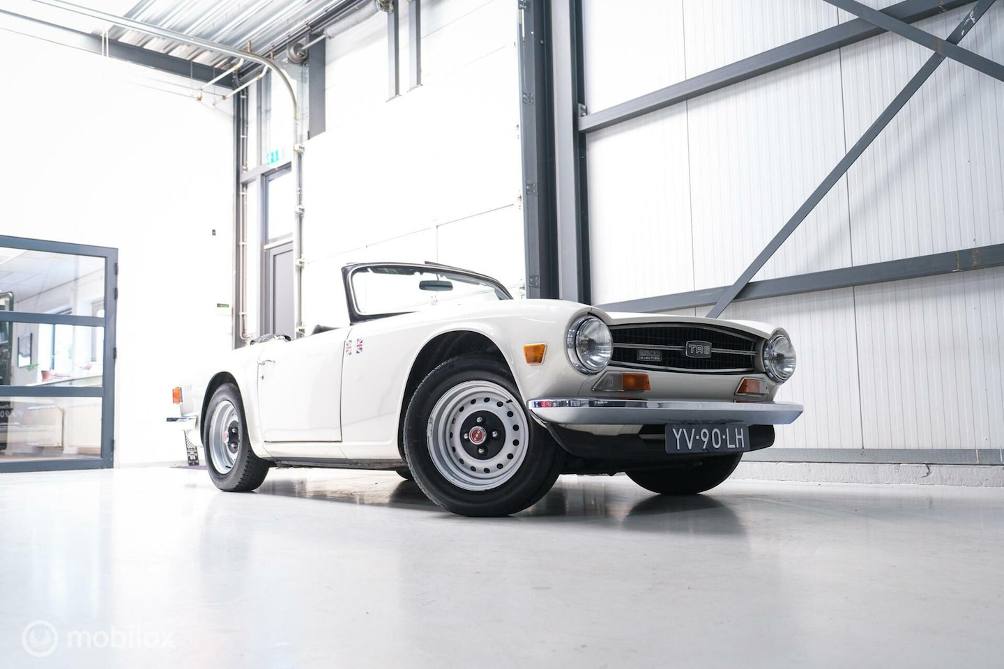 Triumph TR6 - Soft Top | Hardtop| apk vrij | oldtimer | rijklaar | - AutoWereld.nl