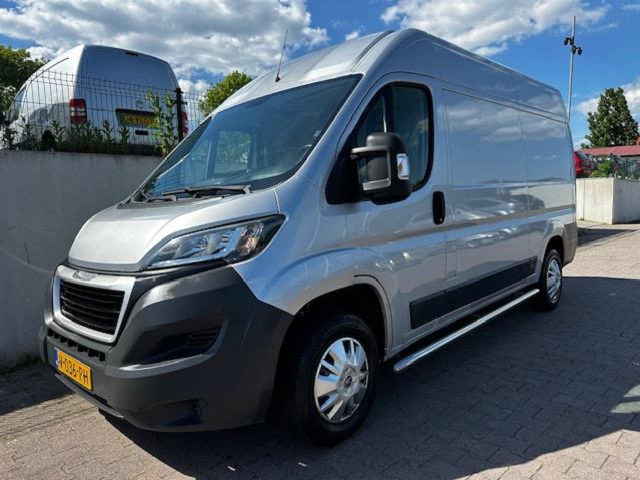 Peugeot Boxer - 335 2.0 BlueHDI L2H2 Pro/PDC/APK 02-2026/EURO 6/NETTE AUTO/CRUISE/AUX/ - AutoWereld.nl