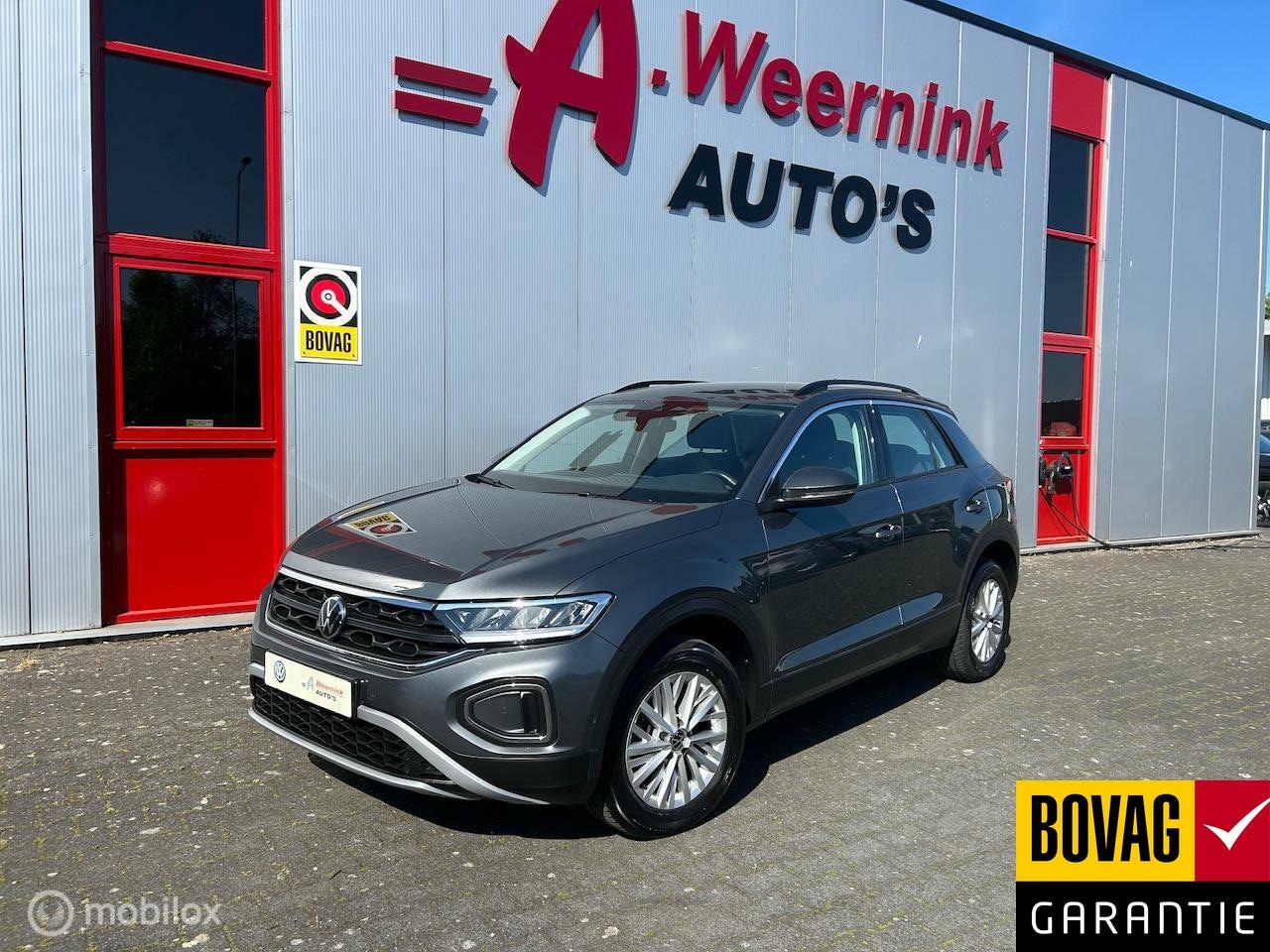 Volkswagen T-Roc - 1.5 TSI Life Business IQ drive Camera Trekhaakafneembaar - AutoWereld.nl