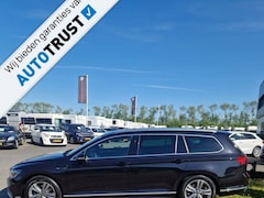 Volkswagen Passat Variant - 1.5 TSI R-Line Business +150 pk DSG panodak, Trekhaak, digdash,
