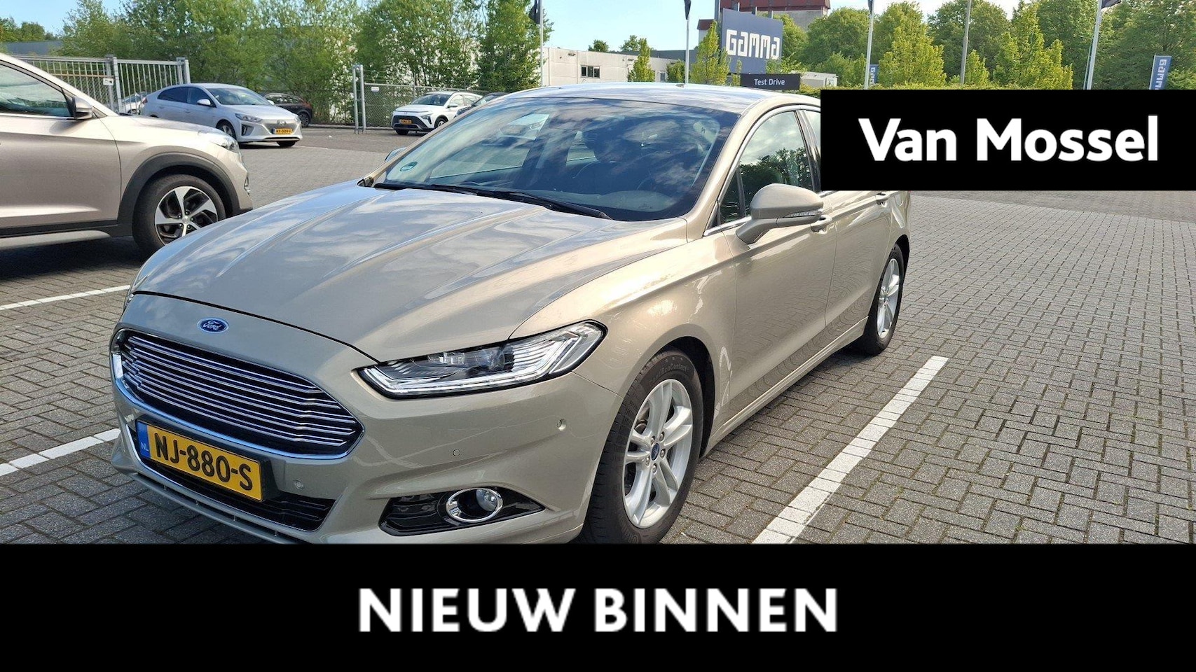 Ford Mondeo - 1.5 Titanium Automaat | Navigatie | Achteruitrijcamera | Cruise Control | Leren Bekleding - AutoWereld.nl