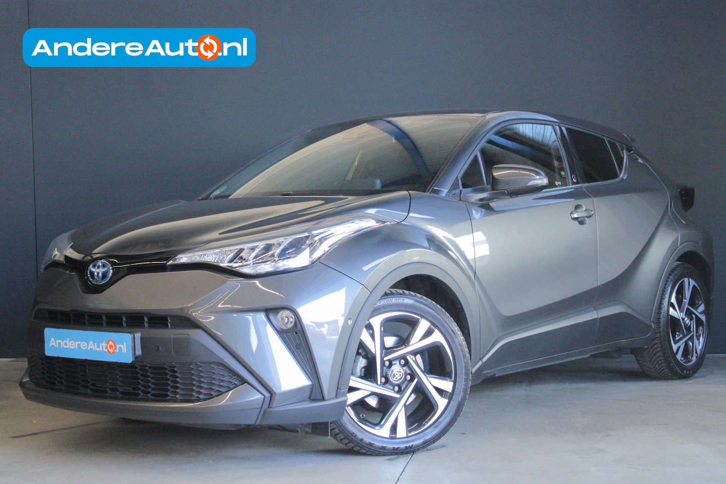 Toyota C-HR - 2.0 Hybrid Dynamic |trekhaak|half-leder|stuur/stoelverwarming|navi| - AutoWereld.nl