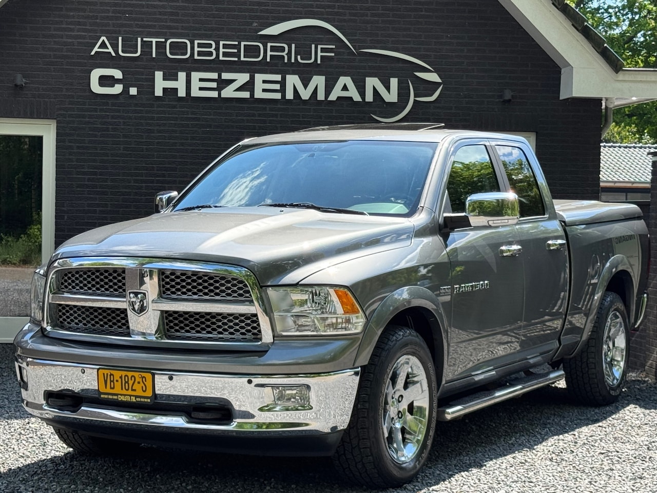 Dodge Ram 1500 - 5.7 V8 4x4 Quad Cab 6'4 Laramie PANODAK CAMERA LEER ALPINE EX BTW - AutoWereld.nl