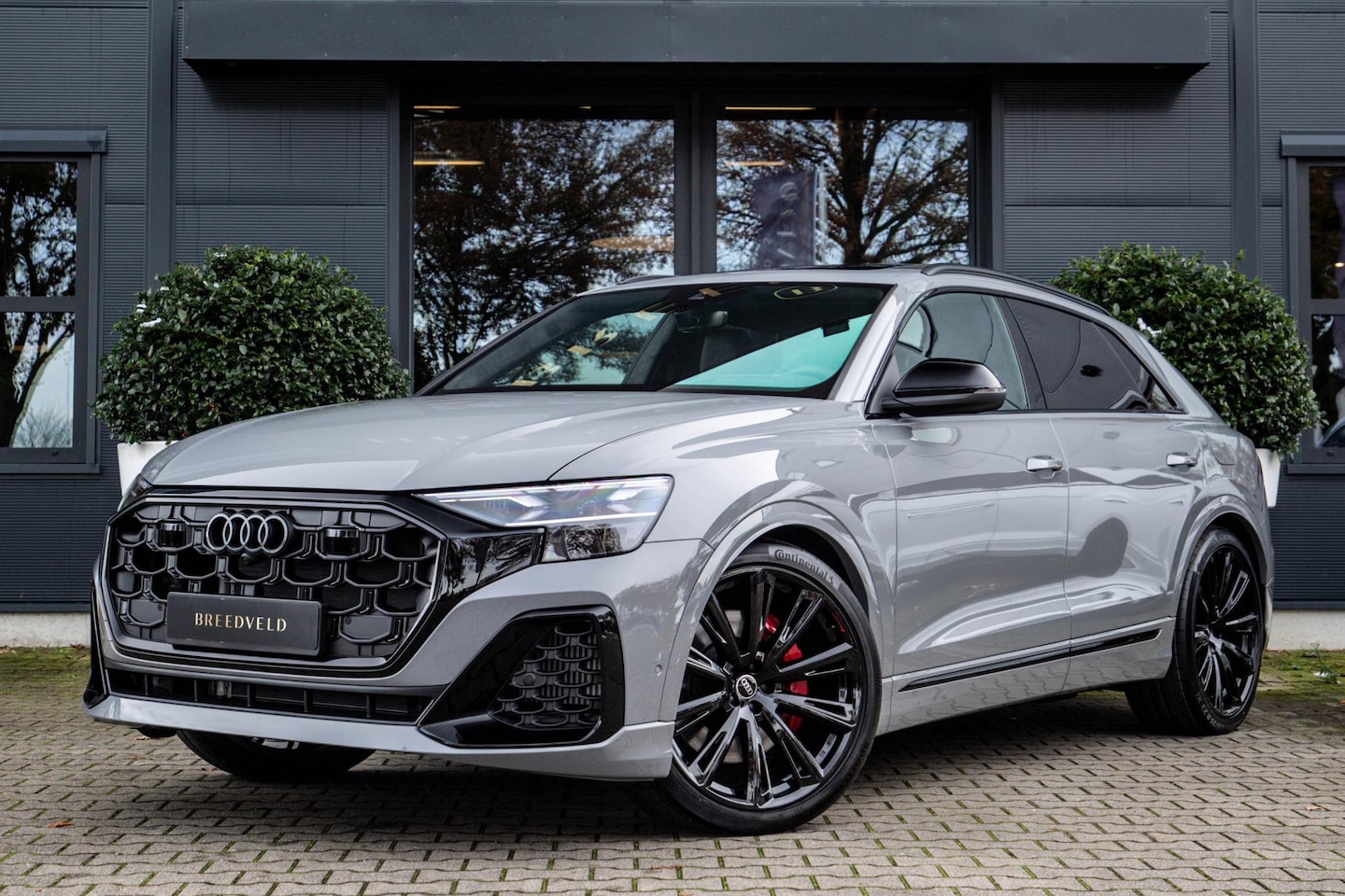 Audi Q8 - 60 TFSI e Competition 490pk, Nardo, Full-options 2025 - AutoWereld.nl