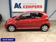 Toyota Aygo - 1.0-12V Aspiration Red