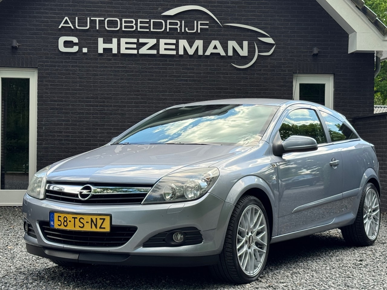 Opel Astra GTC - 1.8 Cosmo Cruise Control Leder BBS Velgen Airco Goed onderhouden - AutoWereld.nl