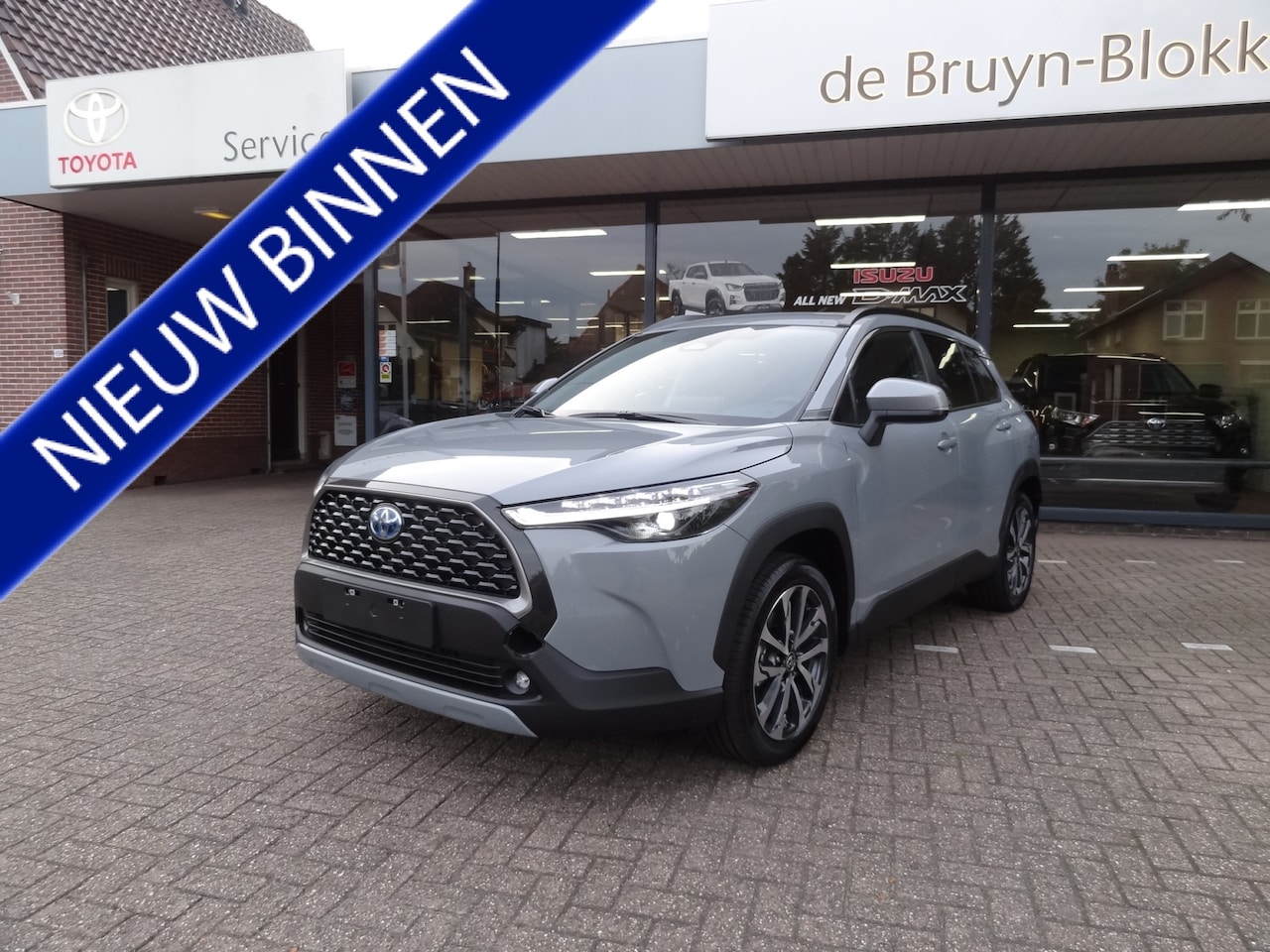 Toyota Corolla Cross - 2.0 High Power Hybrid Style nieuw door ons geleverd en voorzien van trekhaak - AutoWereld.nl