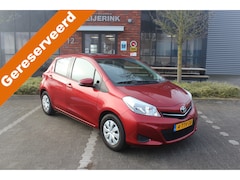 Toyota Yaris - 1.0 VVT-i Now Airco, Trekhaak, Winterbandenset