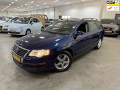 Volkswagen Passat Variant - 2.0 FSI Trendline / AUTOMAAT / NAP / NETTE AUTO