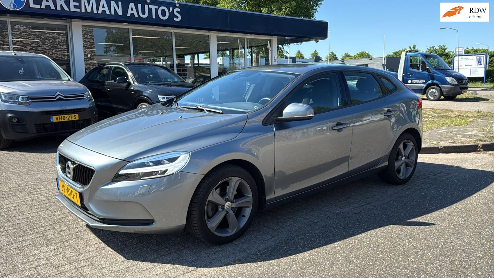 Volvo V40 - 2.0 T3 Momentum Silverline Huurkoop Inruil APK Garantie - AutoWereld.nl
