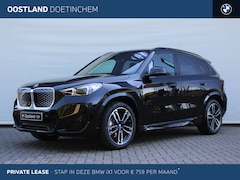 BMW iX1 - eDrive20 M Sport / Panoramadak / Trekhaak / Adaptieve LED / Sportstoelen / M Adaptief onde