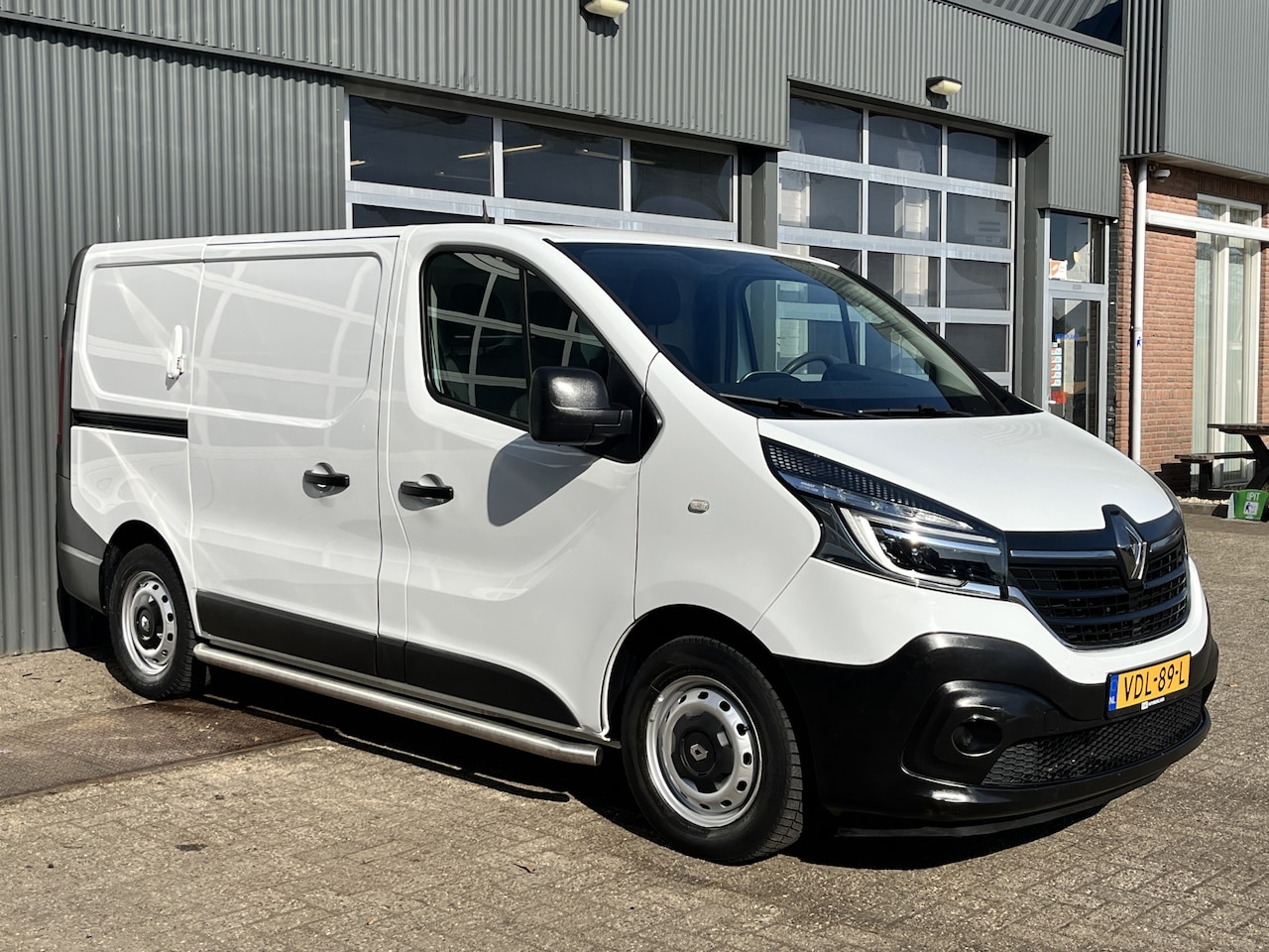 Renault Trafic - 1.6 dCi L1H1 2x Schuifdeur Kastinrichting Airco Cruise controle Kastinrichting 3-Persoons - AutoWereld.nl
